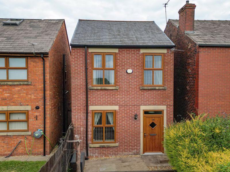 Collingwood Street, Castleton, Rochdale 3 bed detached house - £239,950