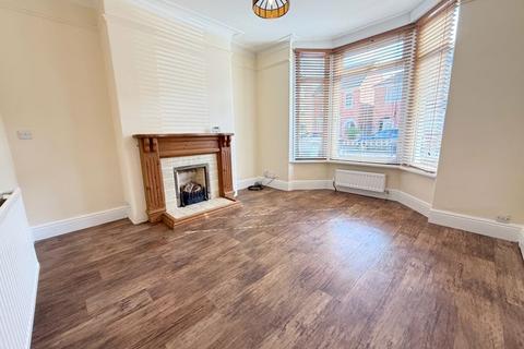 3 bedroom terraced house for sale, Huntingtower Road, Grantham