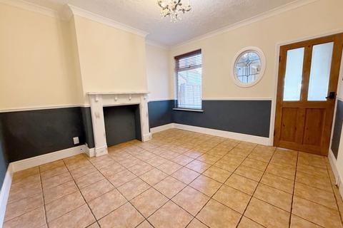 3 bedroom terraced house for sale, Huntingtower Road, Grantham