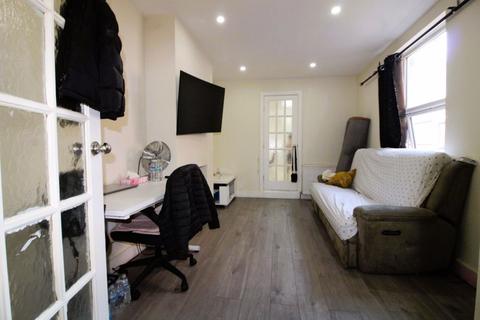 42b Buxton Road, Luton, LU1 1RE