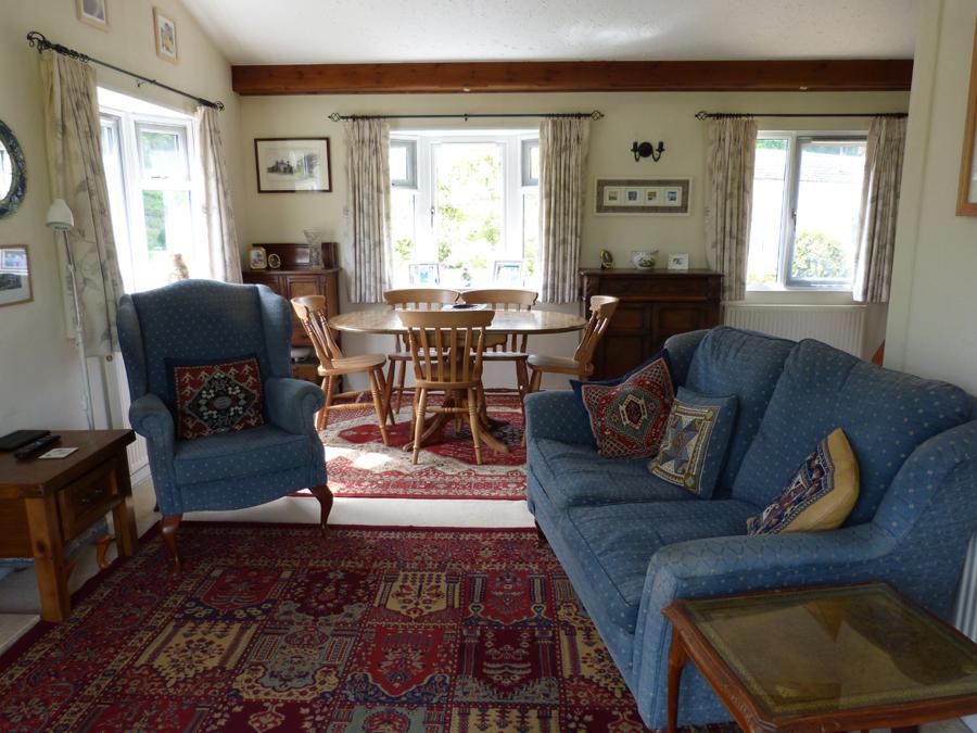 Lounge/Dining Room