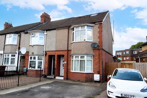 REFURBISHED FIVE/SIX BEDROOM on Gardenia Avenue, Luton