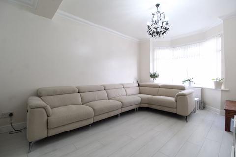 undefined, REFURBISHED FIVE/SIX BEDROOM on Gardenia Avenue, Luton