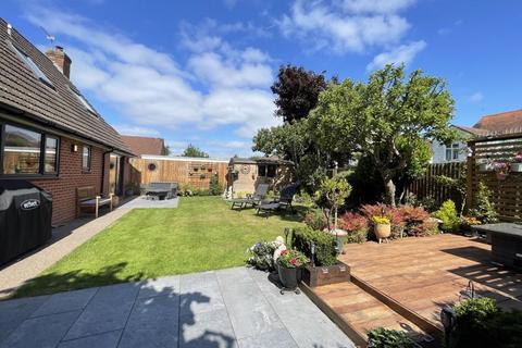 4 bedroom detached house for sale, Strathcona Close, Flackwell Heath HP10