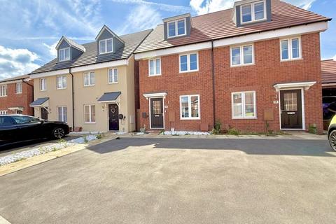 3 bedroom townhouse for sale, Rothbury Mead, Thorn