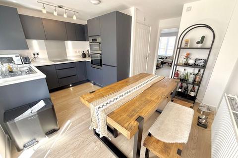 3 bedroom townhouse for sale, Rothbury Mead, Thorn
