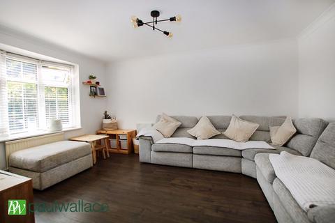 35 Frensham, Cheshunt, Waltham Cross, EN7 6HB
