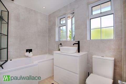 35 Frensham, Cheshunt, Waltham Cross, EN7 6HB