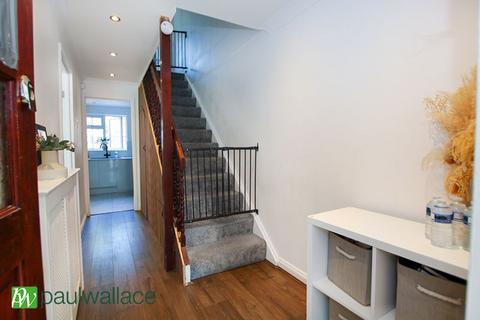 35 Frensham, Cheshunt, Waltham Cross, EN7 6HB