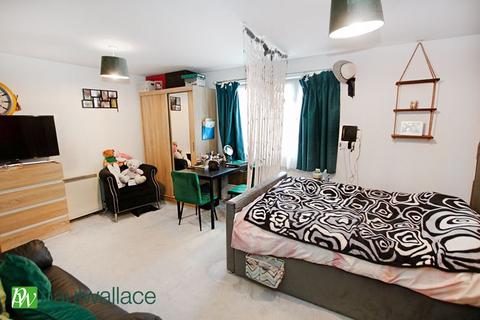 undefined, College Road, Cheshunt