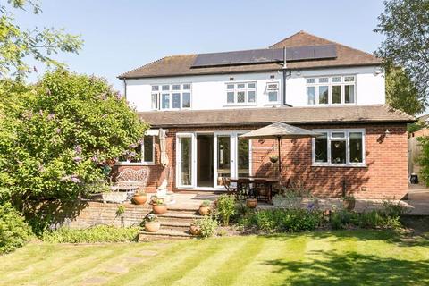 39 West Hill, South Croydon, CR2 0SB