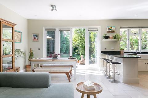 39 West Hill, South Croydon, CR2 0SB
