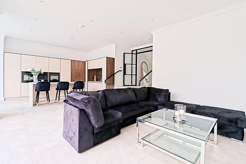 4 bedroom detached house for sale, Thundersley Park Road, South Benfleet
