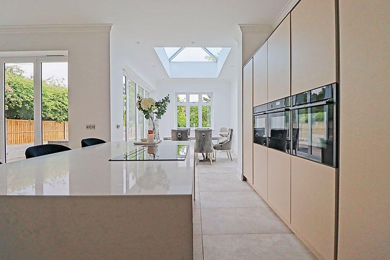 Kitchen / Dining...