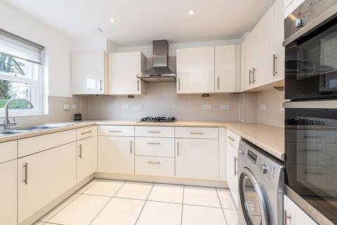 4 bedroom house to rent, Waters Edge, Warrington