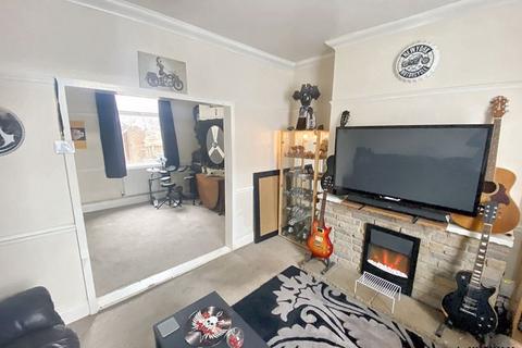 2 bedroom end of terrace house for sale, Lorraine Street, Hull, HU8