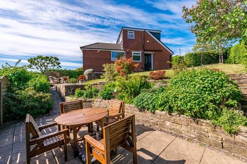 28 Cheviots Road, Shaw, Oldham, OL2 7QS