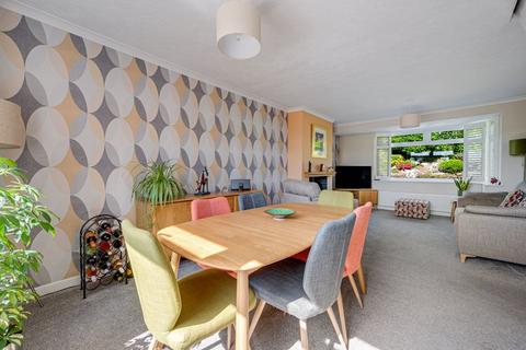 28 Cheviots Road, Shaw, Oldham, OL2 7QS