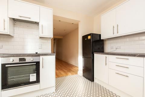 1 bedroom apartment to rent, Town Centre