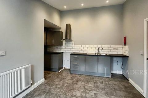 2 bedroom apartment to rent, Ground Floor Flat, Stratton Street, WV10