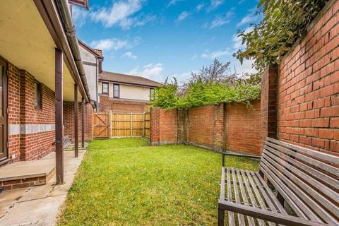 1 bedroom ground floor flat for sale, Armory Lane, Old Portsmouth