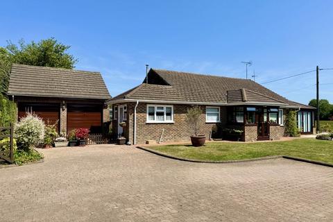 3 bedroom bungalow for sale, Bramlands Lane, Henfield