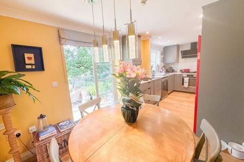 1 Blackberry Close, Shepton Mallet, BA4 4EJ
