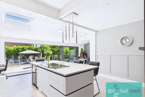 4 bedroom semi-detached house for sale, Walkden Road, Manchester M28