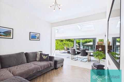 4 bedroom semi-detached house for sale, Walkden Road, Manchester M28