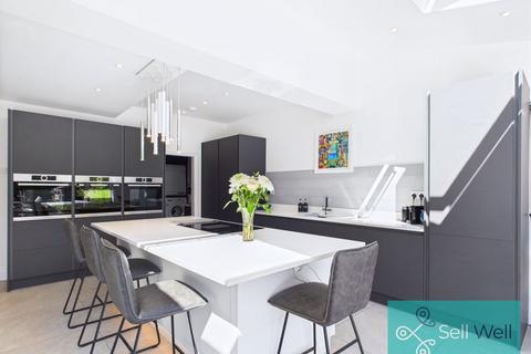 4 bedroom semi-detached house for sale, Walkden Road, Manchester M28