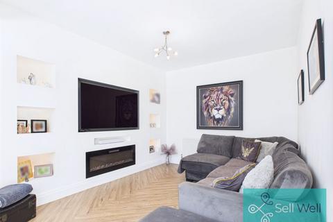4 bedroom semi-detached house for sale, Walkden Road, Manchester M28