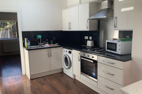 4 bedroom terraced house to rent, Liverpool Road, Eccles M30