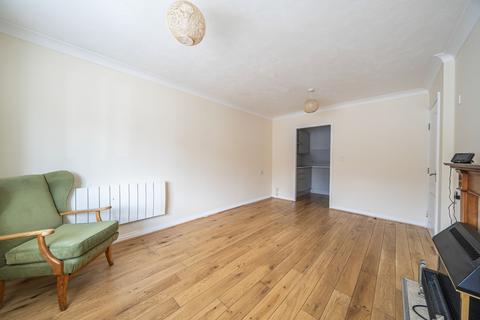 1 bedroom apartment for sale, Abbey Court (Chertsey), Chertsey KT16