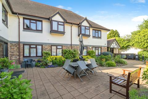 1 bedroom apartment for sale, Abbey Court (Chertsey), Chertsey KT16