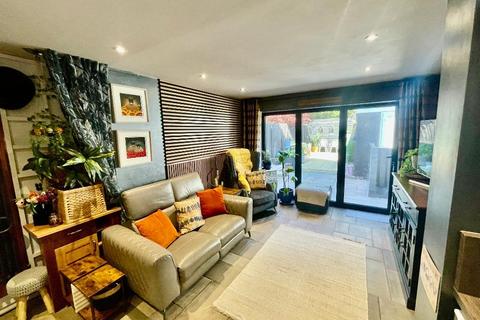 2 bedroom semi-detached house for sale, Wrelton Close, Royston, Barnsley, South Yorkshire, S71 4JQ