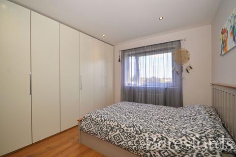 2 bedroom apartment for sale, Autumn Court, Spring Gardens, RM7