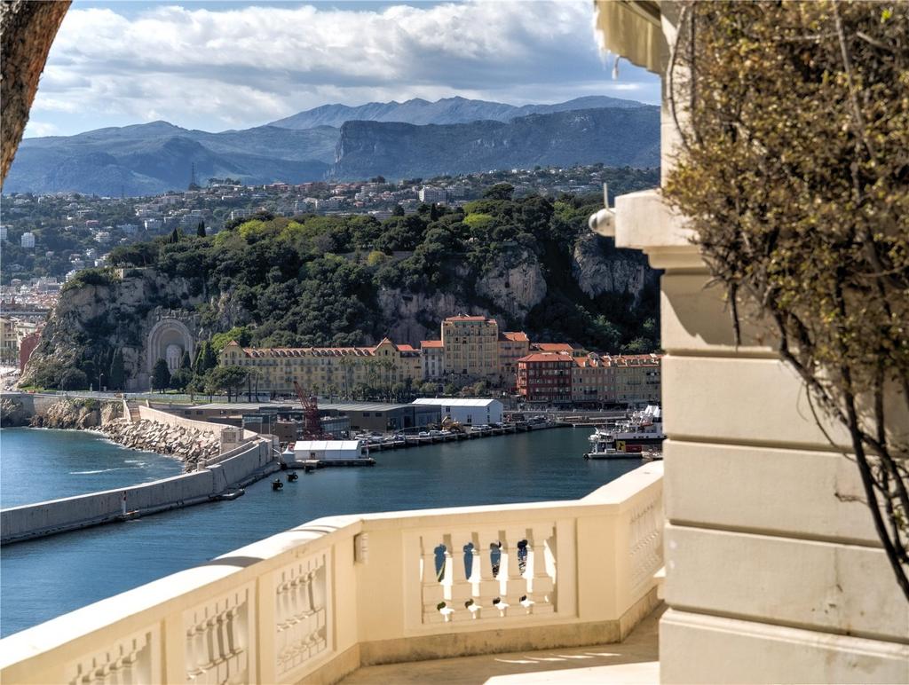 Balcony Villa Nie