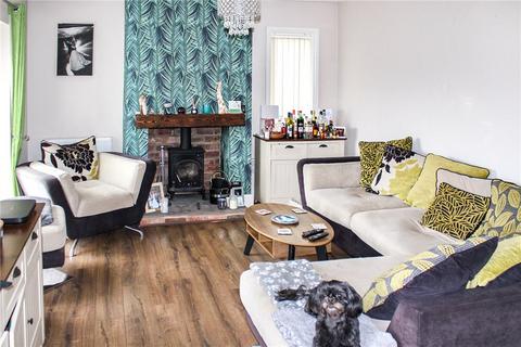 4 bedroom semi-detached house for sale, Southlands Mount, Riddlesden, Keighley, West Yorkshire, BD20