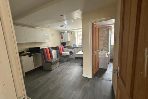 2 bedroom flat to rent, Fleece Street, Rochdale