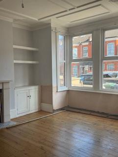 2 bedroom flat to rent, a Churchfield Avenue, London
