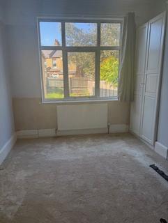 2 bedroom flat to rent, a Churchfield Avenue, London