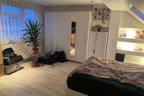 undefined, Cedar Avenue, Enfield