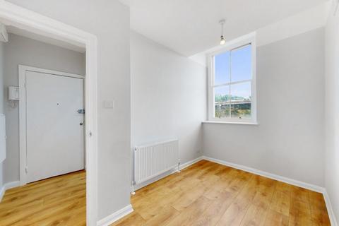 1 bedroom flat to rent, W2