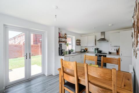8 Collingbourn Road, Grove, Wantage, OX12 7FR
