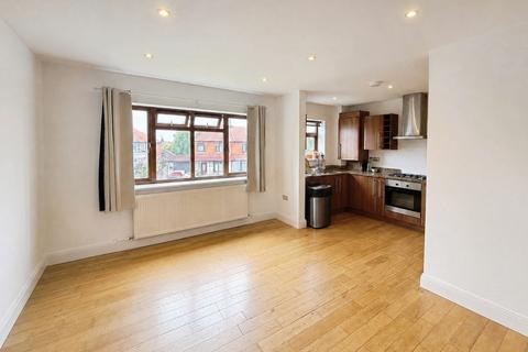 2 bedroom flat to rent, Mayplace Road East, Kent DA7