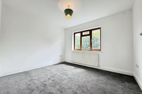 2 bedroom flat to rent, Mayplace Road East, Kent DA7