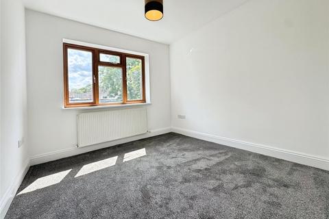 2 bedroom flat to rent, Mayplace Road East, Kent DA7
