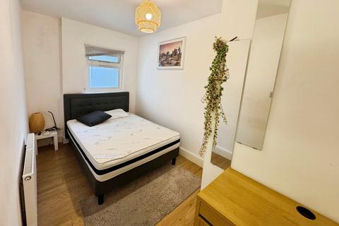 undefined, Seven Sisters Road, London N4