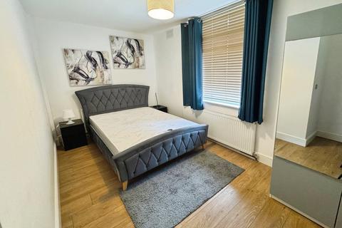 undefined, Seven Sisters Road, London N4