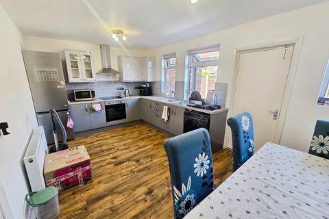 2 bedroom terraced house to rent, Westbourne Avenue, Greater Manchester WN7